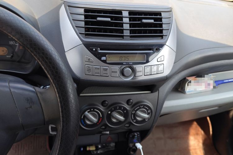 Used Suzuki Alto 2013 1.0L Manual Luxury Model Audio And AC Panel