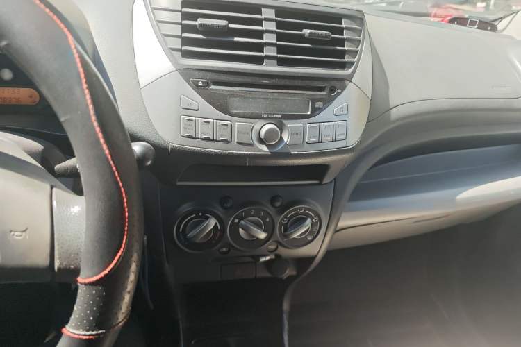 Used Suzuki Alto 2013 1.0L Manual Luxury Model Audio And AC Panel