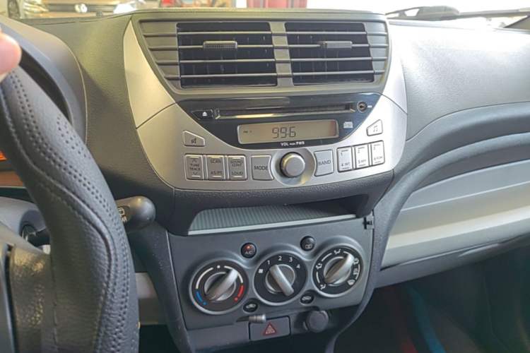 Used Suzuki Alto 2013 1.0L Automatic Luxury Model Audio And AC Panel