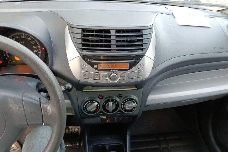 Used Suzuki Alto 2013 1.0L Automatic Luxury Model Audio And AC Panel