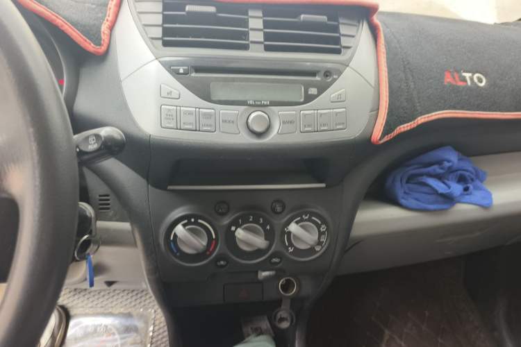Used Suzuki Alto 2013 1.0L Manual Luxury Model Audio And AC Panel