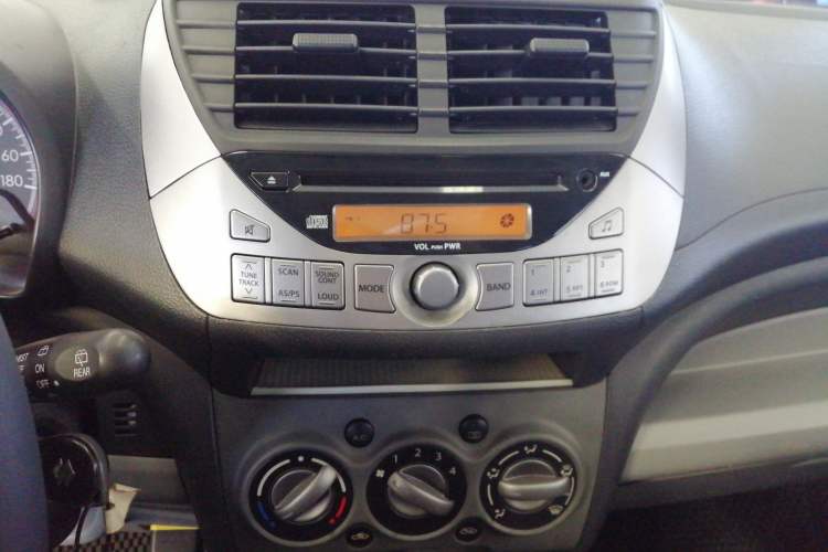 Used Suzuki Alto 2013 1.0L Automatic Luxury Model Audio And AC Panel