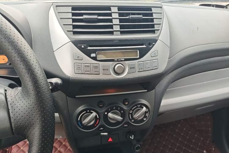 Used Suzuki Alto 2013 1.0L Automatic Luxury Model Audio And AC Panel
