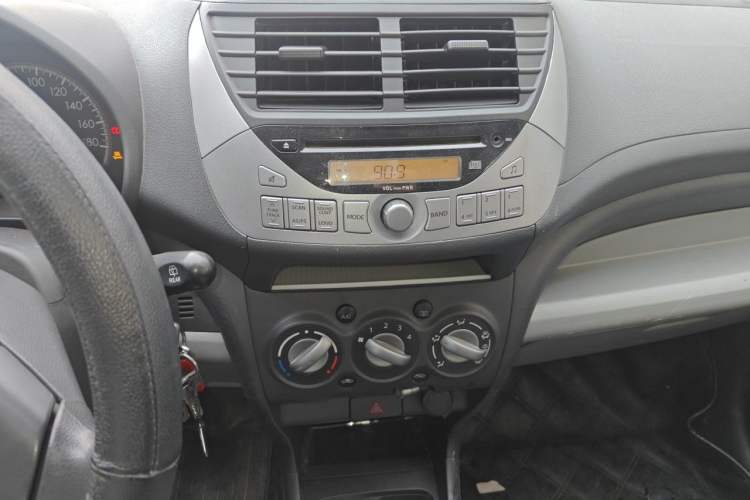 Used Suzuki Alto 2013 1.0L Manual Luxury Model Audio And AC Panel