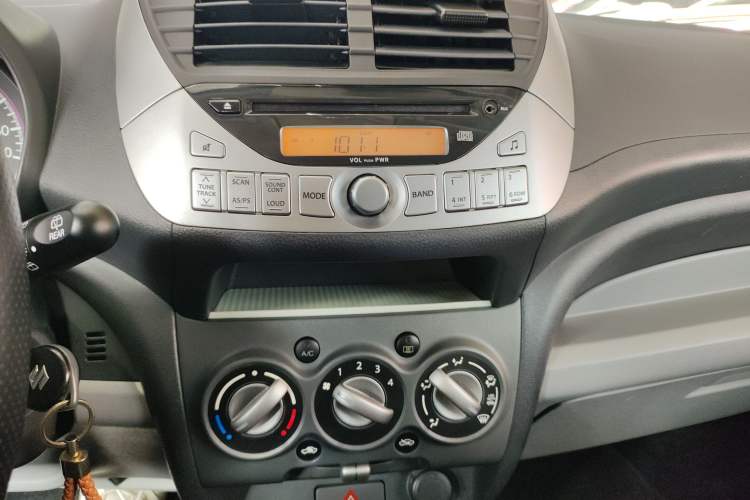 Used Suzuki Alto 2013 1.0L Automatic Luxury Model Audio And AC Panel