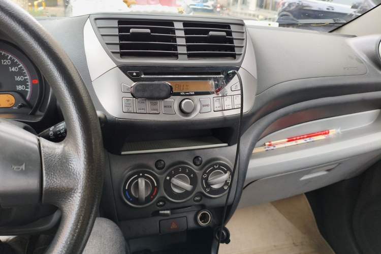 Used Suzuki Alto 2013 1.0L Manual Luxury Model Audio And AC Panel