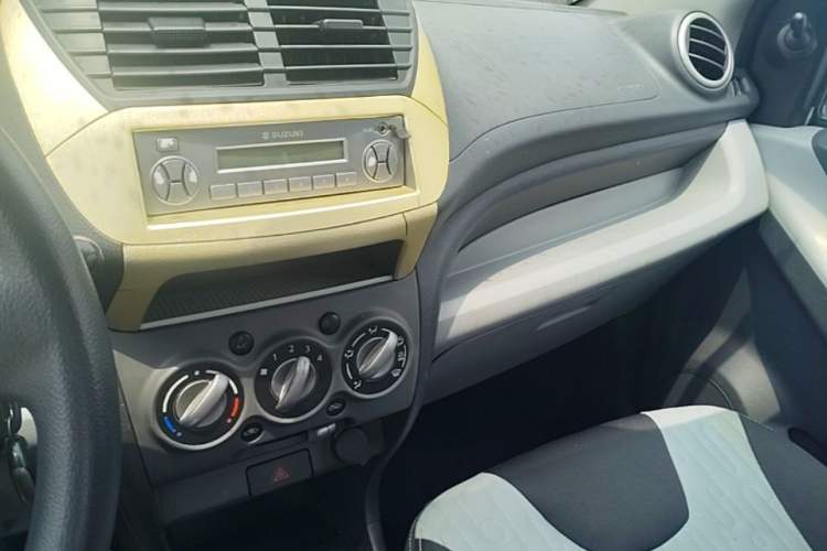 Used Suzuki Alto 2013 1.0L Manual Comfort Version Audio And AC Panel
