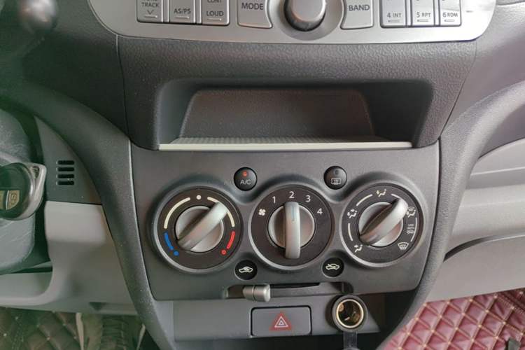 Used Suzuki Alto 2013 1.0L Automatic Luxury Model Audio And AC Panel
