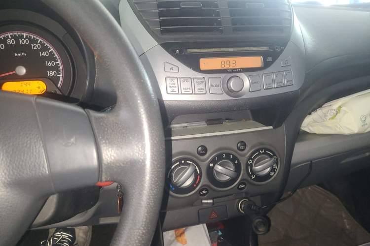 Used Suzuki Alto 2013 1.0L Automatic Luxury Model Audio And AC Panel