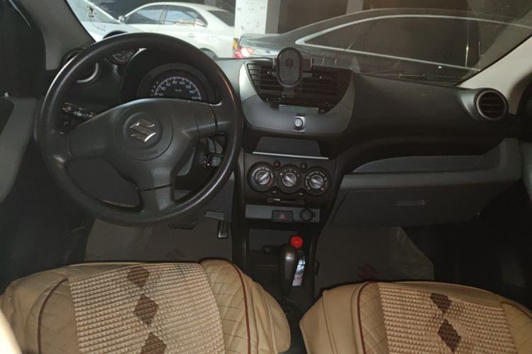 Used Suzuki Alto 2013 1.0L Automatic Luxury Model Center Console