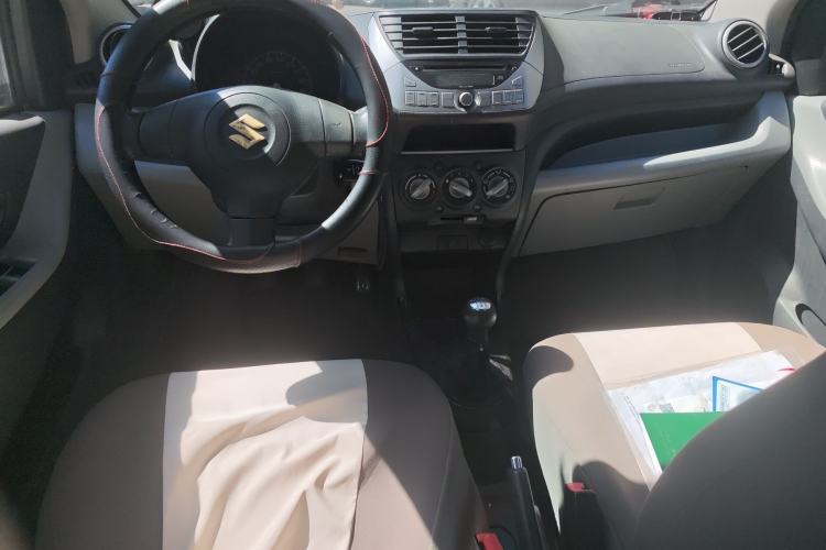 Used Suzuki Alto 2013 1.0L Manual Luxury Model Center Console