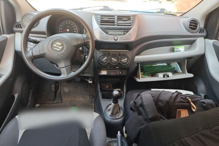 Used Suzuki Alto 2013 1.0L Manual Utility Model Center Console