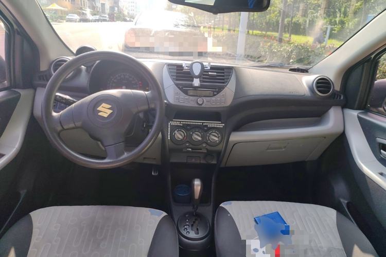 Used Suzuki Alto 2013 1.0L Automatic Luxury Model Center Console