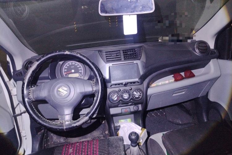 Used Suzuki Alto 2013 1.0L Manual Utility Model Center Console