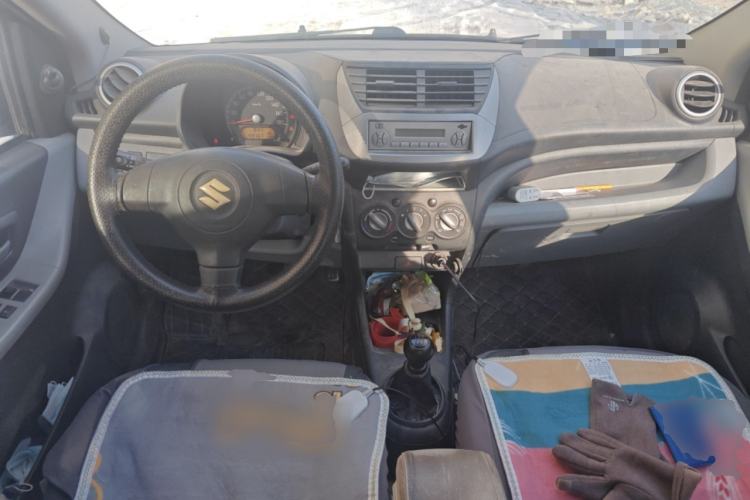 Used Suzuki Alto 2013 1.0L Manual Comfort Version Center Console