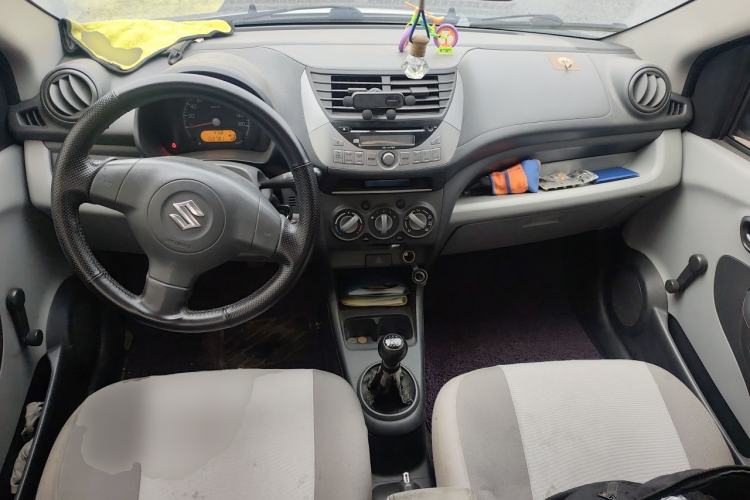 Used Suzuki Alto 2013 1.0L Manual Utility Model Center Console