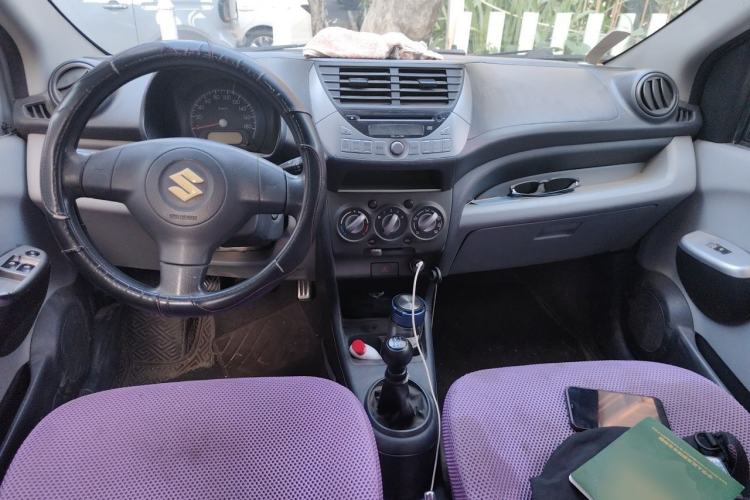 Used Suzuki Alto 2013 1.0L Manual Utility Model Center Console