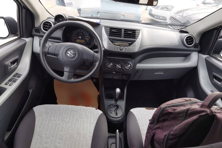 Used Suzuki Alto 2013 1.0L Automatic Luxury Model Center Console