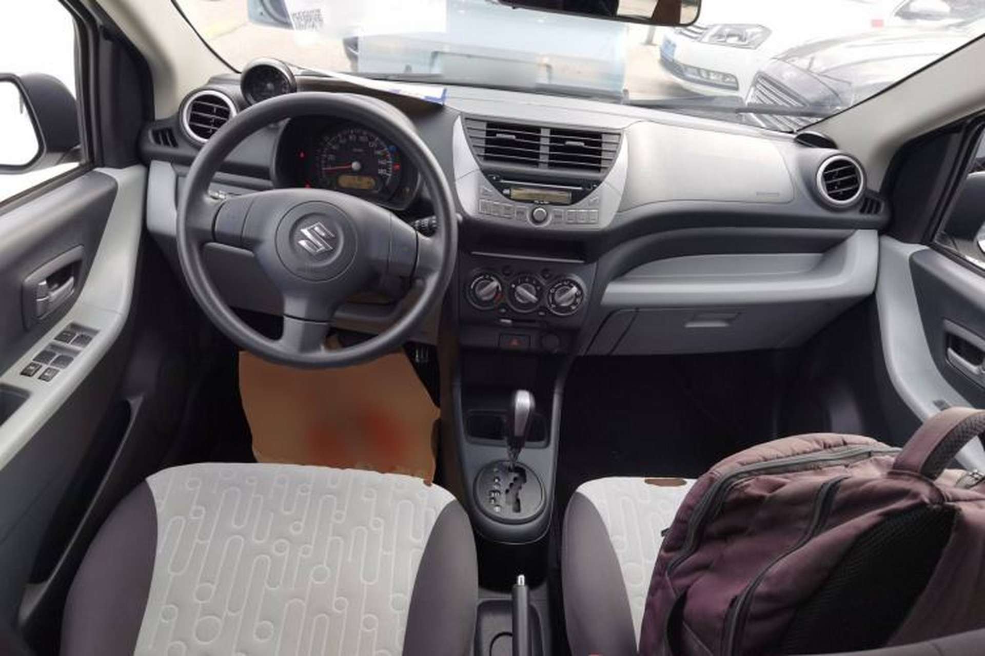 Used Suzuki Alto 2013 1.0L Automatic Luxury Model Center Console
