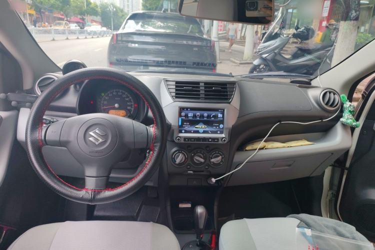 Used Suzuki Alto 2013 1.0L Automatic Luxury Model Center Console