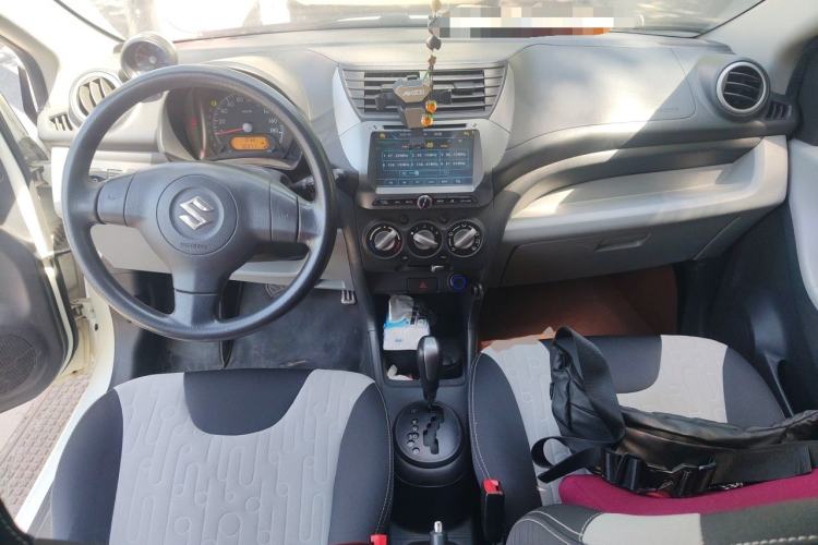 Used Suzuki Alto 2013 1.0L Automatic Luxury Model Center Console