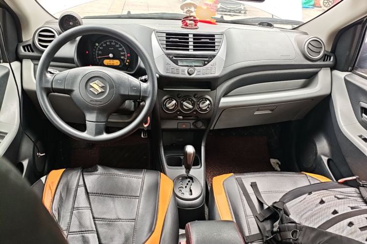 Used Suzuki Alto 2013 1.0L Automatic Luxury Model Center Console