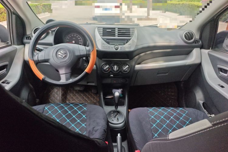Used Suzuki Alto 2013 1.0L Automatic Luxury Model Center Console