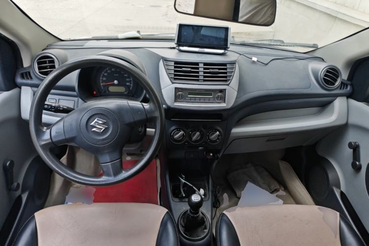 Used Suzuki Alto 2013 1.0L Manual Utility Model Center Console
