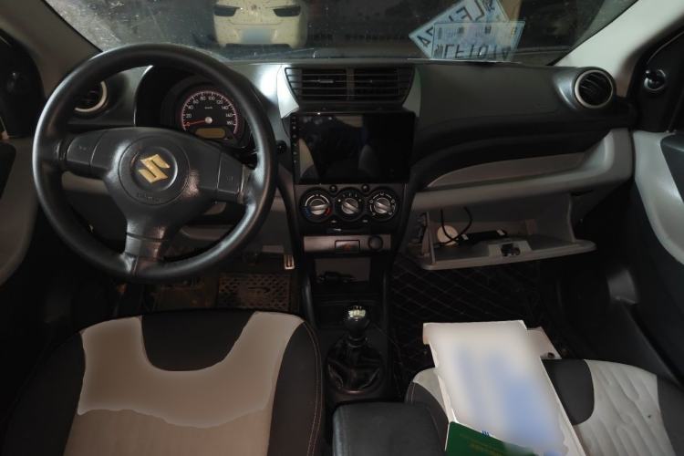 Used Suzuki Alto 2013 1.0L Manual Comfort Version Center Console