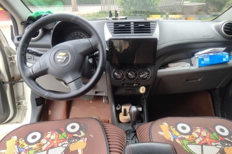 Used Suzuki Alto 2013 1.0L Automatic Luxury Model Center Console