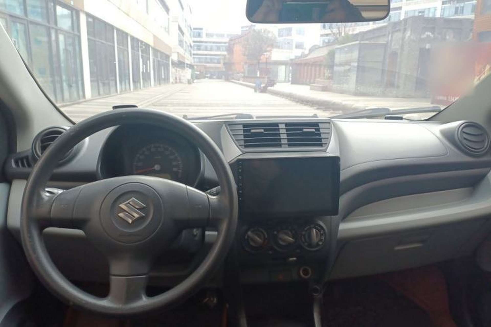 Used Suzuki Alto 2013 1.0L Manual Utility Model Center Console