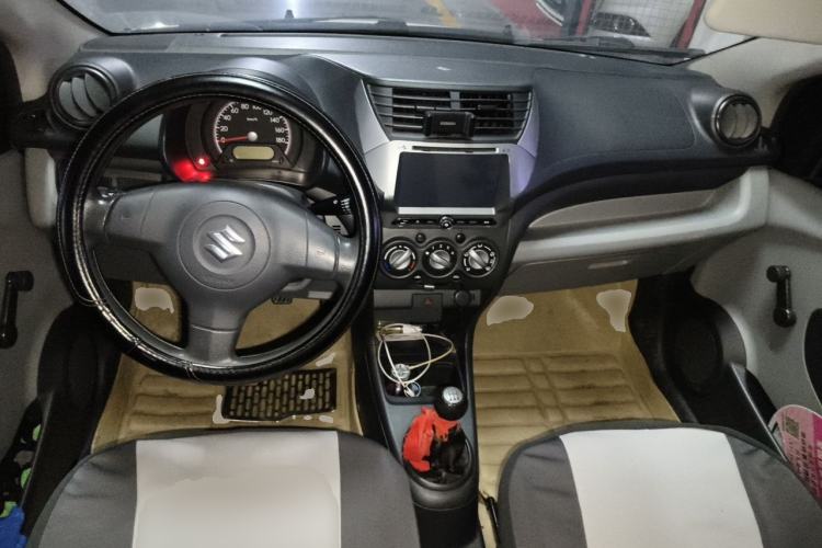 Used Suzuki Alto 2013 1.0L Manual Utility Model Center Console