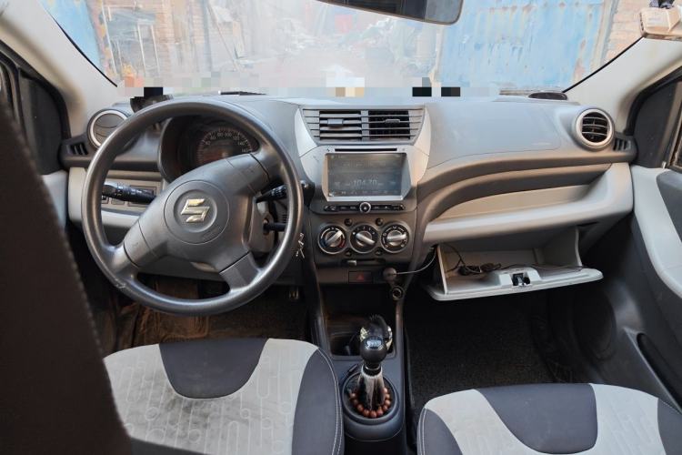 Used Suzuki Alto 2013 1.0L Manual Luxury Model Center Console