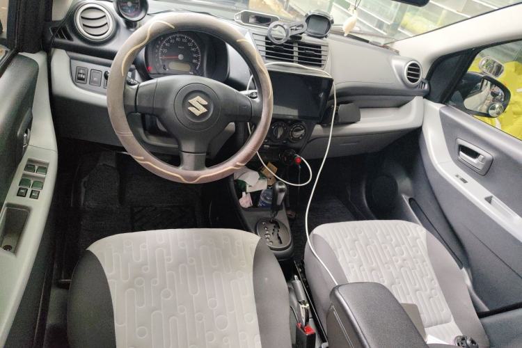 Used Suzuki Alto 2013 1.0L Automatic Luxury Model Center Console