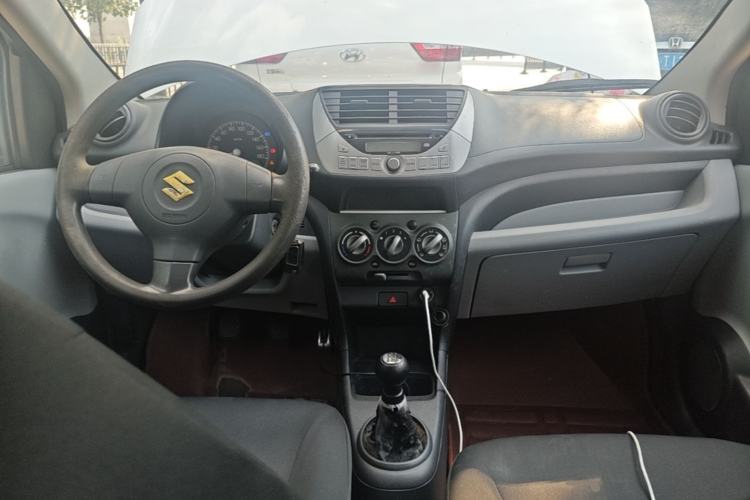 Used Suzuki Alto 2013 1.0L Manual Utility Model Center Console
