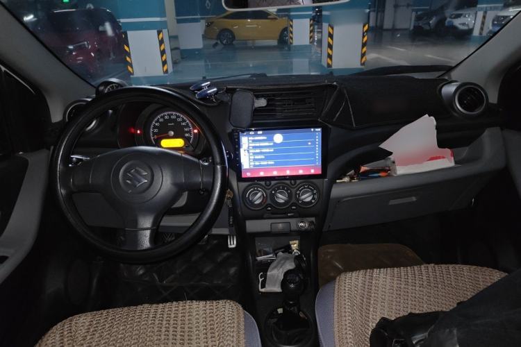 Used Suzuki Alto 2013 1.0L Manual Luxury Model Center Console