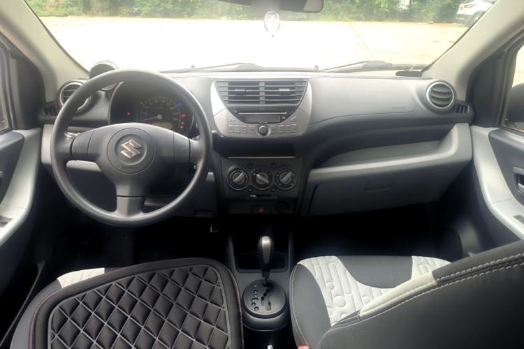 Used Suzuki Alto 2013 1.0L Automatic Luxury Model Center Console