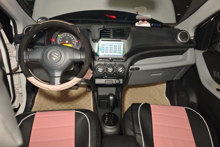 Used Suzuki Alto 2013 1.0L Automatic Luxury Model Center Console