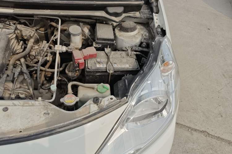 Used Suzuki Alto 2013 1.0L Automatic Luxury Model Engine Bay Left