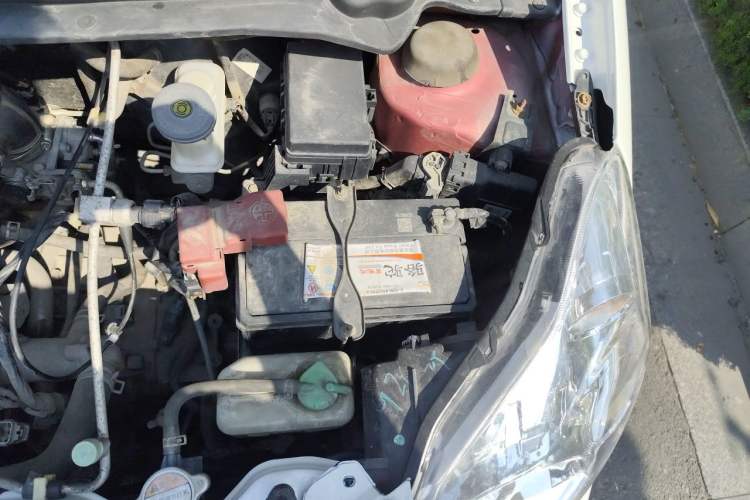 Used Suzuki Alto 2013 1.0L Automatic Luxury Model Engine Bay Left