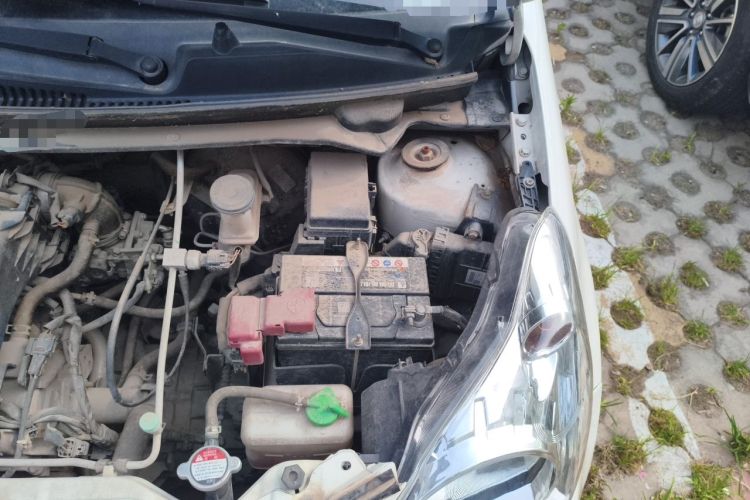 Used Suzuki Alto 2013 1.0L Manual Luxury Model Engine Bay Left