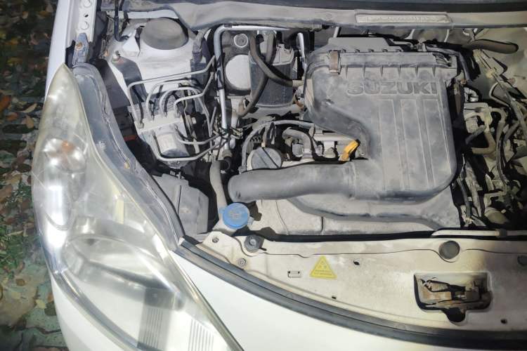 Used Suzuki Alto 2013 1.0L Manual Luxury Model Engine Bay Right