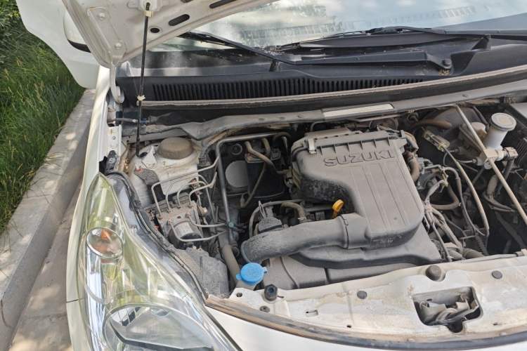 Used Suzuki Alto 2013 1.0L Manual Luxury Model Engine Bay Right
