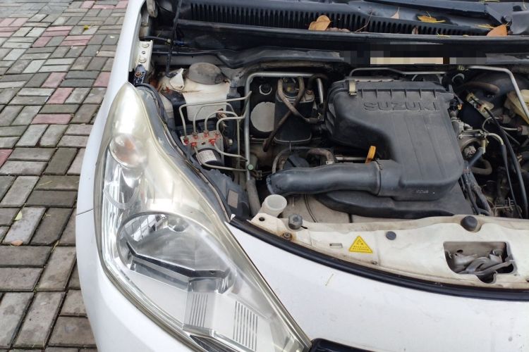 Used Suzuki Alto 2013 1.0L Manual Luxury Model Engine Bay Right