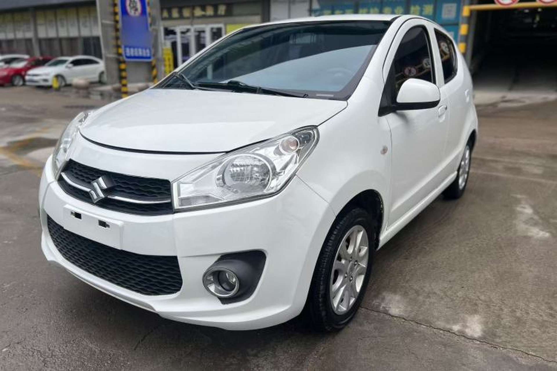 Used Suzuki Alto 2013 1.0L Automatic Luxury Model Exterior 4