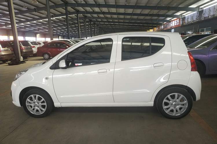 Used Suzuki Alto 2013 1.0L Automatic Luxury Model Exterior 5