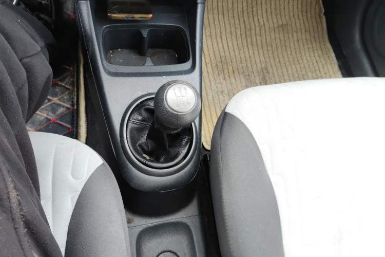 Used Suzuki Alto 2013 Revised Version 1.0L Manual Comfort Edition Gear Lever