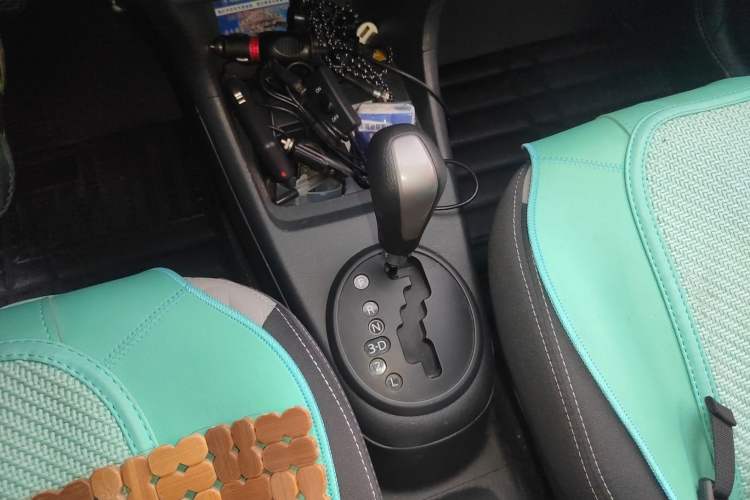 Used Suzuki Alto 2013 1.0L Automatic Luxury Model Gear Lever