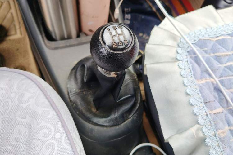 Used Suzuki Alto 2013 Revised Version 1.0L Manual Comfort Edition Gear Lever
