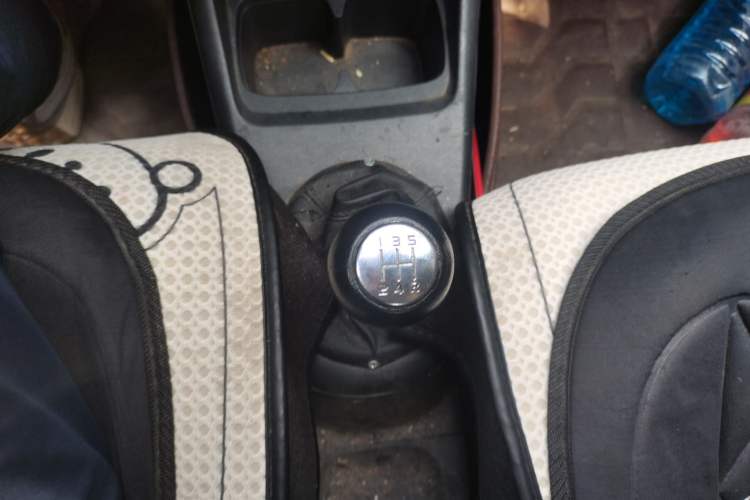 Used Suzuki Alto 2013 Revised Version 1.0L Manual Comfort Edition Gear Lever